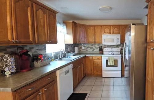 Lakeland House | Charming Enchanted Escape 3-bedroom house Near Disney World