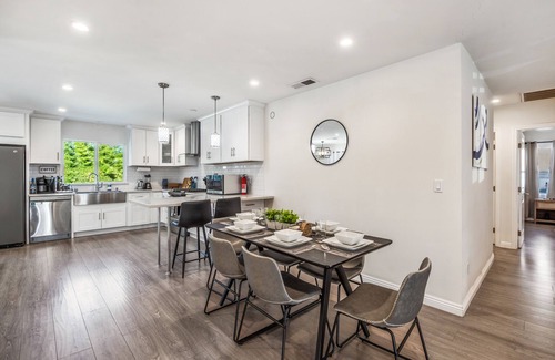 Encino House | Charming Encino Retreat w/Pool