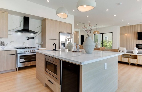 Encino House | Charming Encino Retreat w/Pool