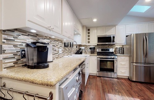 Marietta Apartment | Charming English Cottage