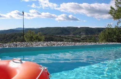 Coscojuela de Sobrarbe House | Charming property on private property next to Lake Mediano.