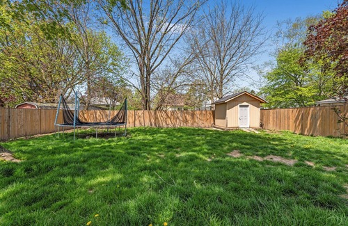 Port Weller West House | Charming Escape with Modern Comforts – Perfect for Relaxation or Adventure!