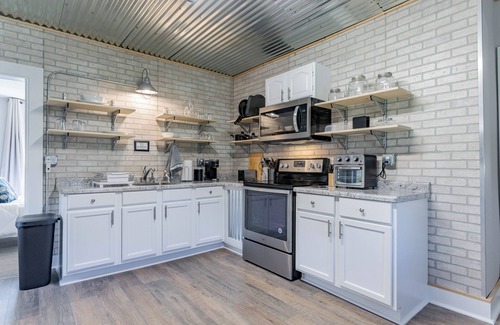 Munfordville Apartment | Charming escape/Cozy studio in Munfordville