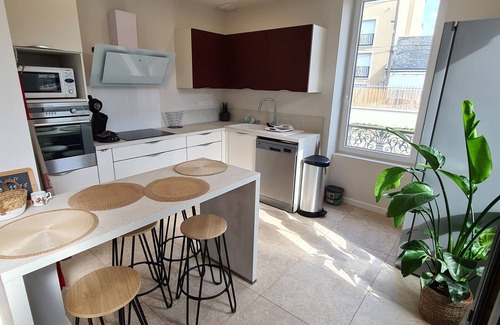 Artenay Cottage | Charming Family Cottage with Garden, Near Orléans & Châteaus, Sleeps 10