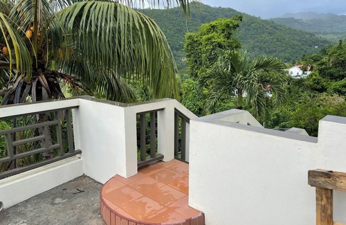 St. George's Apartment | Charming, family-friendly 2-bedroom apartment in Saint George with AC, WiFi.