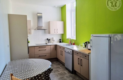 Esquelbecq Cottage | Charming Family-Friendly Cottage in Esquelbecq with Modern Amenities and Large Garden