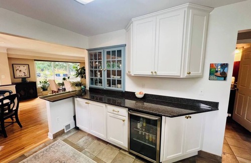 Allen House | Charming Family Friendly 3 Bedroom Home Near Stadium