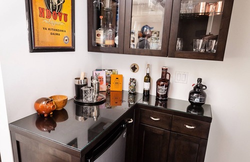 Golden Gate Condo | Charming Family Friendly NOPA Flat with a Brand New Hot Tub.