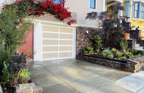 Golden Gate Condo | Charming Family Friendly NOPA Flat with a Brand New Hot Tub.