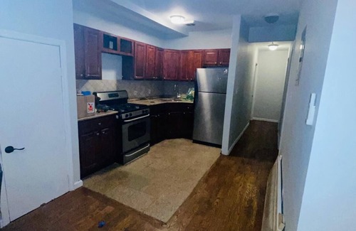 Queens House | “Charming Family-Friendly Home in a Peaceful Neighborhood- With Pool