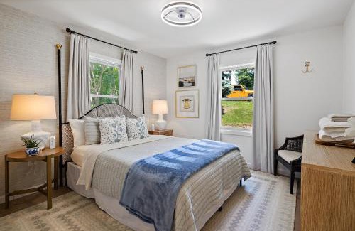 Jefferson Manor House | Charming Family Home Sleeps 8 near DC, Historic Old Town VA, & National Harbor