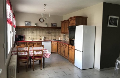Dhuizon Cottage | Charming Family Home with Garden, Playground, and Bikes in the Heart of Sologne