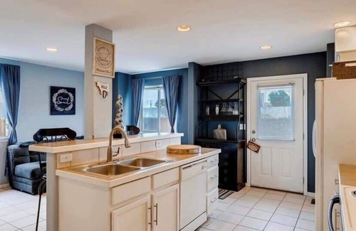 University Hills House | Charming Family Home with Cozy Retreat