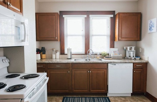 Johnson City House | Charming Family Retreat in Johnson City