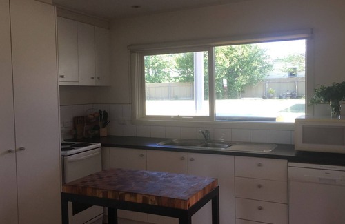 Birregurra House | Charming Family Retreat – Perfect for Pets!