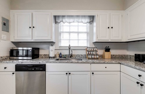 Richmond House | Charming Family Retreat in Richmond/Free Parking