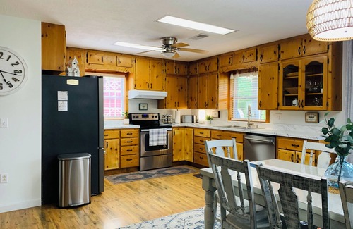 Linden House | Charming Family Retreat near Buffalo River Resort