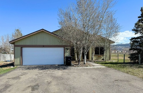 Victor House | Charming Family Retreat in Victor