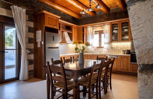 Monopari Villa | Charming Family Villa with Pool in Koxare
