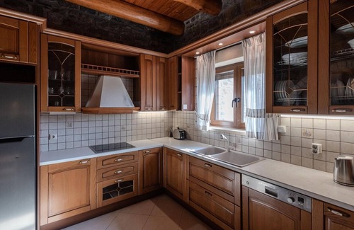 Monopari Villa | Charming Family Villa with Pool in Koxare