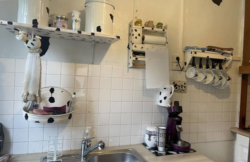 Saligny-sur-Roudon Cottage | Charming Farm Stay with Mini-Farm, Near Nature Activities, Sleeps 4-6