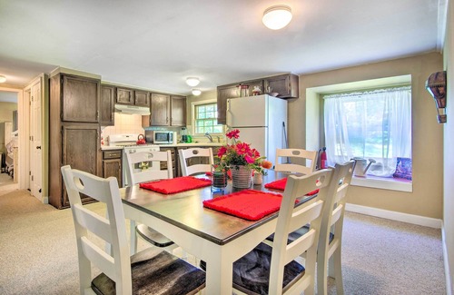 Hallsville Cottage | Charming Farm Cottage w/Fire Pit + Grill!