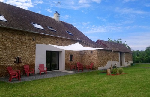 Savigne-lʼEveque Cottage | Charming Farmhouse: Pool, Kids' Zone, Modern Amenities, Close to Le Mans & Nature