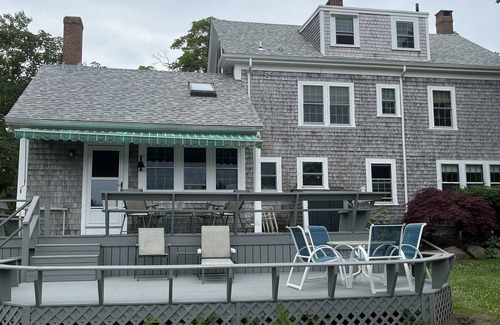 Little Compton House | Charming farmhouse with 2 acres, 10 min. walk to South Shore & Goosewing Beaches