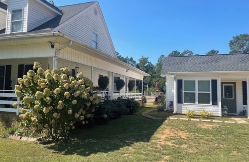 Lancaster House | Charming farmhouse bungalow in VanWyck, SC