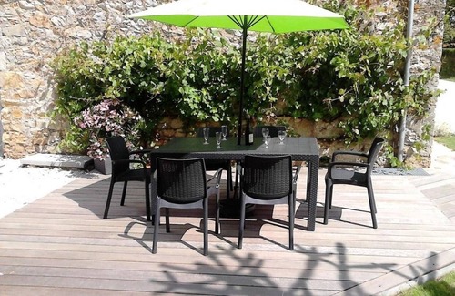 Saussemesnil Cottage | Charming Farmhouse with Fireplace, Spacious Garden, and Modern Amenities in Saussemesnil