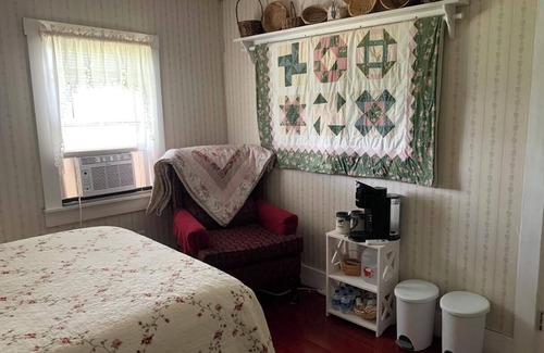 Mariaville Other | Charming farmhouse in Mariaville with AC and WiFi