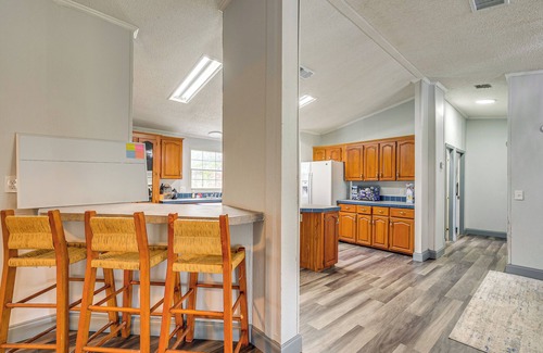 Morriston House | Charming Farmhouse in Morriston w/Fenced Yard