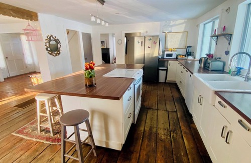 Waitsfield House | Charming Farmhouse in Waitsfield Village - Walk to River, Shops & More