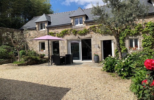 Pont-Aven House | Charming farmhouse in the heart of Pont-Aven, downtown on foot, private parking.