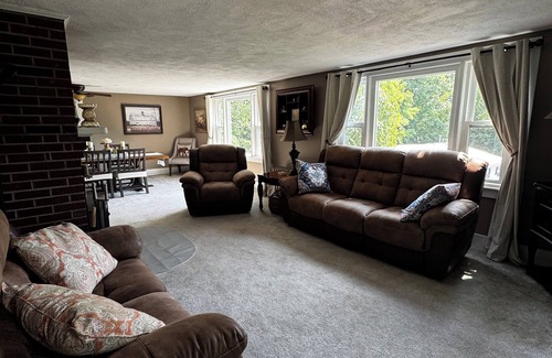 Suncook Other | Charming farmhouse in Pembroke - Family and pet friendly