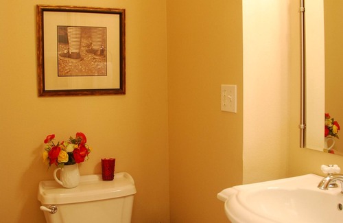 Yountville Other | Charming Farmhouse in Historic Old Town Yountville -Stroll to Restaurants, Shops