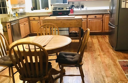 Yamhill Other | Charming Farmhouse in Yamhill’s Wine Country.