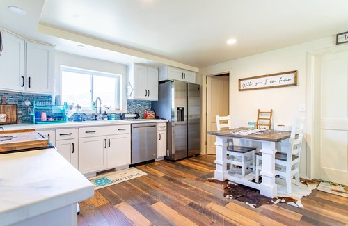 Black Creek House | Charming Farmhouse, including barn filled with horses and livestock