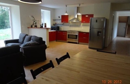 La Bazoge Cottage | Charming Farmhouse Near Le Mans: Modern Amenities, 5 Bedrooms, BBQ, and Private Terrace