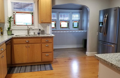 Morningside House | Charming Farmhouse Near Downtown