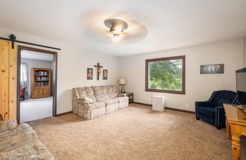 Anna Other | Charming farmhouse on a beautiful horse ranch-Shawnee Hills Wine Trail