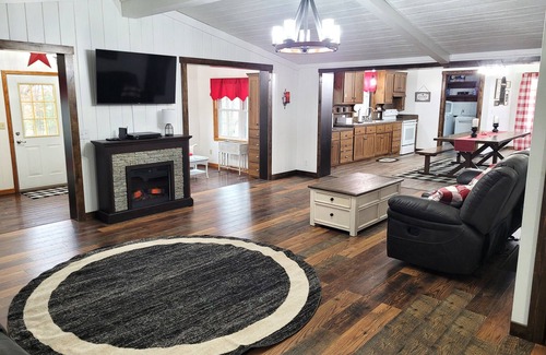 Jackson Other | Charming Farmhouse Retreat with Hot Tub