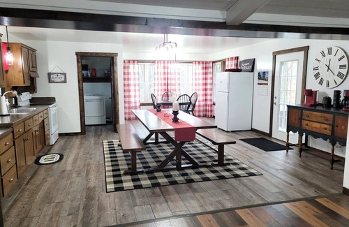 Jackson Other | Charming Farmhouse Retreat with Hot Tub