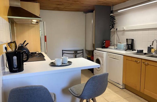 Gouise Cottage | Charming Farmhouse Retreat: Cozy Interiors, Private Garden, Fireplace, WiFi