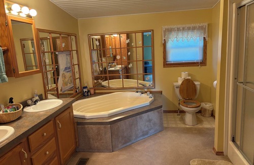Golconda Other | Charming farmhouse with AC in Shawnee National Forest- 3 bedrooms