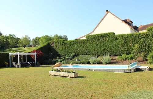 Roffey House | Charming farmhouse with swimming pool all ground floor 100 m2 Week-end 300 €