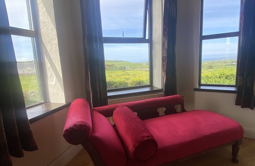 Lahinch House | Charming Farmhouse with panoramic sea views