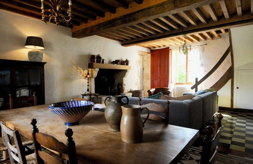Saizy Other | Charming Farmhouse with Private Garden, Terrace & Large Courtyardn8 p/3 bedrooms