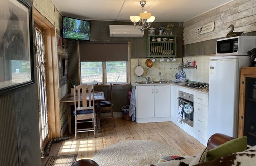 Deniliquin Cabin | Charming Farmstay Deniliquin