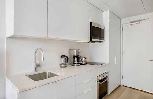 West Fens Apartment | Charming Fenway Studio w/Gym, nr Restaurants & Shops, by Blueground